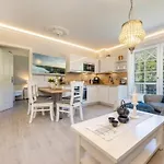 Ferienhaus Strandblick 6 *