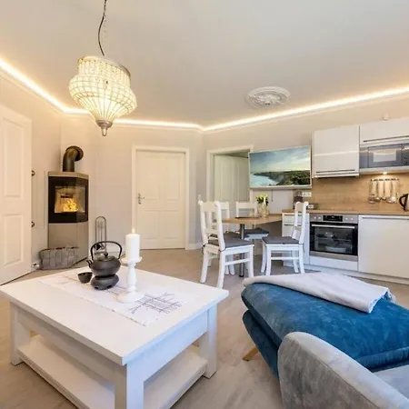 Strandblick 6 *